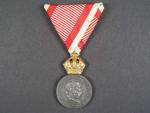 Vojenská záslužná medaile Signum Laudis F.J.I., náhradní kov, původní voj. stuha