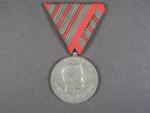 Medaile Za zranění z r. 1917 na stuze za tři zranění