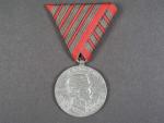 Medaile Za zranění z r. 1917 na stuze za čtyři zranění