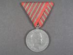 Medaile Za zranění z r. 1917 na stuze za pět zranění