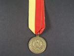 Pamětní medaile podpůrného spolku starých bojovníků v Brně z r. 1906, novodobá stuha
