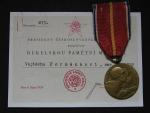 Dukelská pamětní medaile + dekret