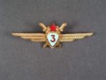 Odznak třídního specialisty letectva 1954-68. Pilot 3tř. světlemodrý smalt č.1007