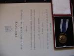 Československá vojenská medaile „za zásluhy“ bronzová +dekret
