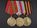 Spona medailí, Za dobytí Berlína, opr. ouško, Za osvobození Varšavy, Za vítězství nad Německem