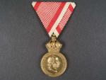 Vojenská záslužná medaile Signum Laudis F.J.I., zlacený bronz