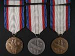 Medaile za upevňování přátelství ve zbrani I.,II. a III. třídy