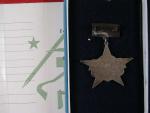 Čestný odznak ZASLÚŽILÝ VYNÁLEZCA stříbrný + nevyplněná průkazka