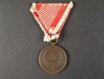 Medaile za statečnost III. třídy, bronz,puvodní vojenská stuha, vydání 1914 - 1917