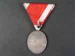 Stříbrná jubilejní dvorní medaile na stuze pro vojáky, Ag, chybí štítek na stuze