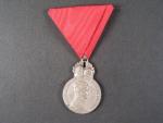 Stříbrná vojenská záslužná medaile Signum Laudis Karel, Ag, původní civilní stuha