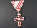 Vyznamenání za zásluhy o červený kříž, kříž II. stupně s válečnou dekorací, Ag