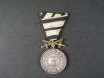 Záslužná medaile domácího Hohenzolernského řádu s meči