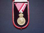 Vojenská záslužná medaile Signum Laudis F.J.I., zlacený bronz, nova stuha + orig. etue