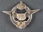 Srbský pilotní odznak, výrobce Karnet Kyselý, punc Ag, č.350, dobově upravené uchycení ze šroubů na 3 úchyty