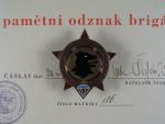 Partyzánský paradesantní odznak brigády Jana Koziny, číslovaný 186 + dekret na stejné číslo