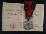 Medaile - Za zásluhy o obranu vlasti - ČSR, etue + dekret