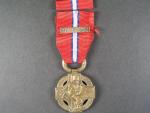 Československá revoluční medaile dutá varianta bez podpisu medailera se štítkem DOSSALTO