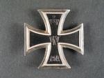 Železný kříž I.tř., na sponě značka S-W