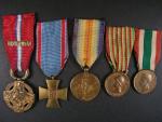 Vyznamenání po Italském legionáři, Revoluční medaile se štítkem DOSS ALTO + dekret, pam. med. ČS dobrovolce, medaile Vítězství Belgická + dekret, Italská Válečná medaile 1915 - 1918 a Pamětní medaile