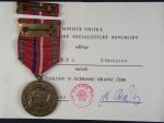 Medaile - Za zsáluhy o ochranu hranic ČSSR + dekret