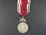 Stříbrná medaile krále Karla IV - Za věrnost a branné zásluhy + dekret zastřižený