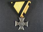 Vojenský služební kříž III.tř. za 6 let služby, vydání z let 1913 - 1918, náhradní kov, nová stuha
