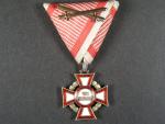 Vojenský záslužný kříž s válečnou dekorací, provedení 1867-1882, Ag, Au, původní vojenská stuha s meči
