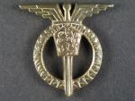 Pilotní odznak udělovaný za zásluhy o výstavbu nebo dlouholetou službu u letectva č.48, zlacené Ag 900, výrobce Umělecké Řemesla Praha, vzácné