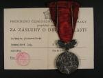 Medaile - Za zásluhy o obranu vlasti - ČSR + dekret