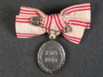 Miniatura Stříbrné čestné medaile za zásluhy o červený kříž s válečnou dekorací