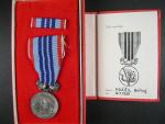 Medaile - za pracovní věrnost - ČSSR + průkaz a etue