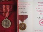 Pamětní medaile k 25. výročí vítězného února + průkaz