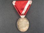 Stříbrná jubilejní dvorní medaile na stuze pro vojáky, Ag, chybí štítek na stuze, nová stuha