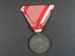 Bronzová medaile za statečnost, zinek, původní vojenská stuha, vydání 1917 - 1918