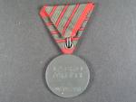 Medaile Za zranění z r. 1917 na stuze za tři zranění, na hraně značka W&A a 1918