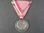 Stříbrná medaile za statečnost, 2. třídy 1859-66, původní vojenská stuha