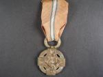 Československá revoluční medaile varianta s podpisem medailera