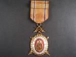 Diplomový odznak krále Karla IV. - důstoj. stupeň - 1.třída s mečíkovým závěsem,vydání 1937 - 1938