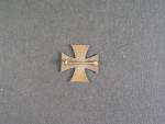 Odznak ve prospěch vál. fondu s motivem železného kříže