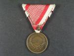 Bronzová medaile za statečnost, původní vojenská stuha s páskou za 3x udělení, vydání 1914 - 1917