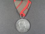 Medaile Za zranění z r. 1917 na stuze za jedno zranění