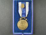 Československá vojenská medaile „za zásluhy“ bronzová + miniatura a etue