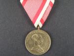 Zlatá medaile za statečnost, 1914-1917, náhradní kov, zlacený bronz, původní vojenská stuha