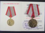Medaile 60 let ozbrojených sil SSSR + udělovací knížka