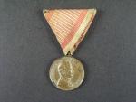 Medaile za statečnost II. třídy, postříbřený bronz, původní vojenská stuha, vydání 1917 - 1918
