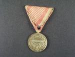 Medaile za statečnost II. třídy, postříbřený bronz, původní vojenská stuha, vydání 1917 - 1918