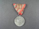 Medaile Za zranění z r. 1917 na stuze za dvě zranění