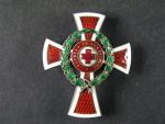 Vyznamenání za zásluhy o červený kříž, důstojnický kříž, puncované Ag, na reversu smaltovaný středový medailon
