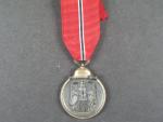 Pamětní medaile na tažení na východ, výrobce Rudolf A. Karneth & Sohn, Gablonz